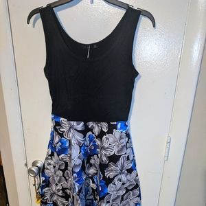 Floral Pocket Dress Sz Small